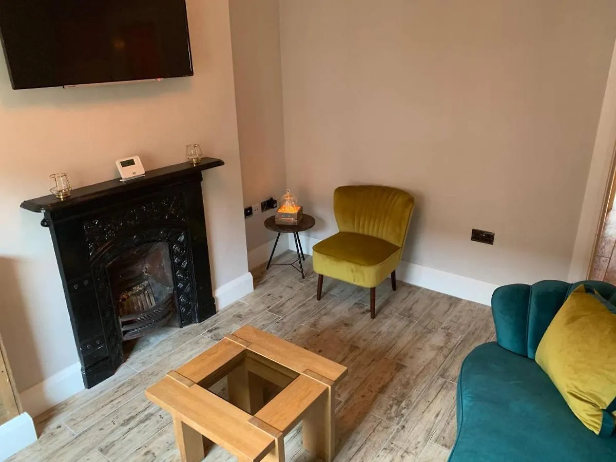 Ebor. *Cosy*Homli*Parking*Wifi*Smart Villa Belfast